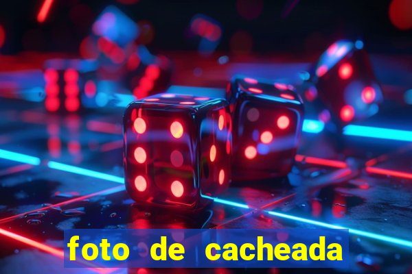 foto de cacheada no espelho